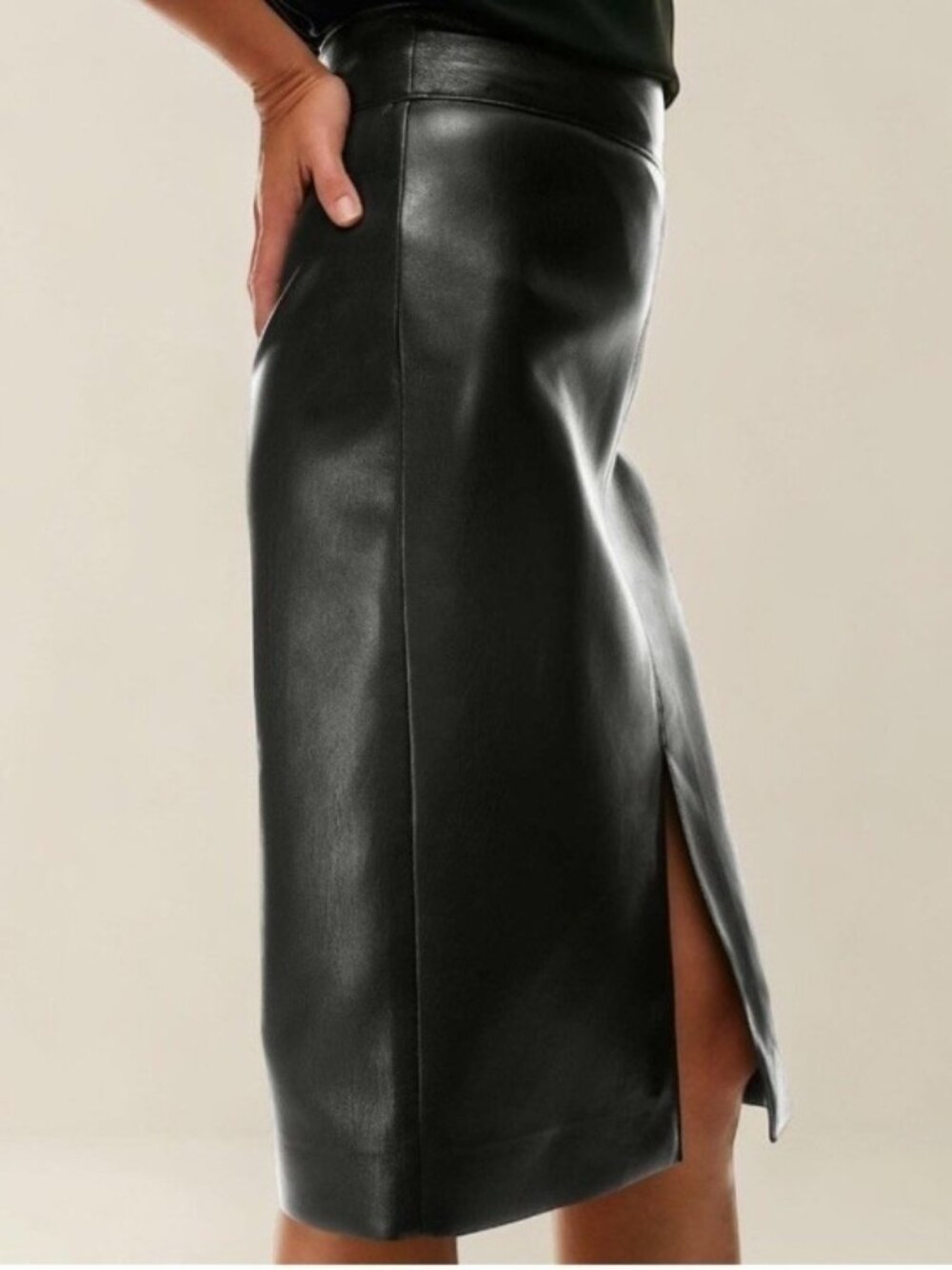 ARITZIA BABATON PEGU Faux Vegan Leather SKIRT SIZE 6 BLACK. Ff